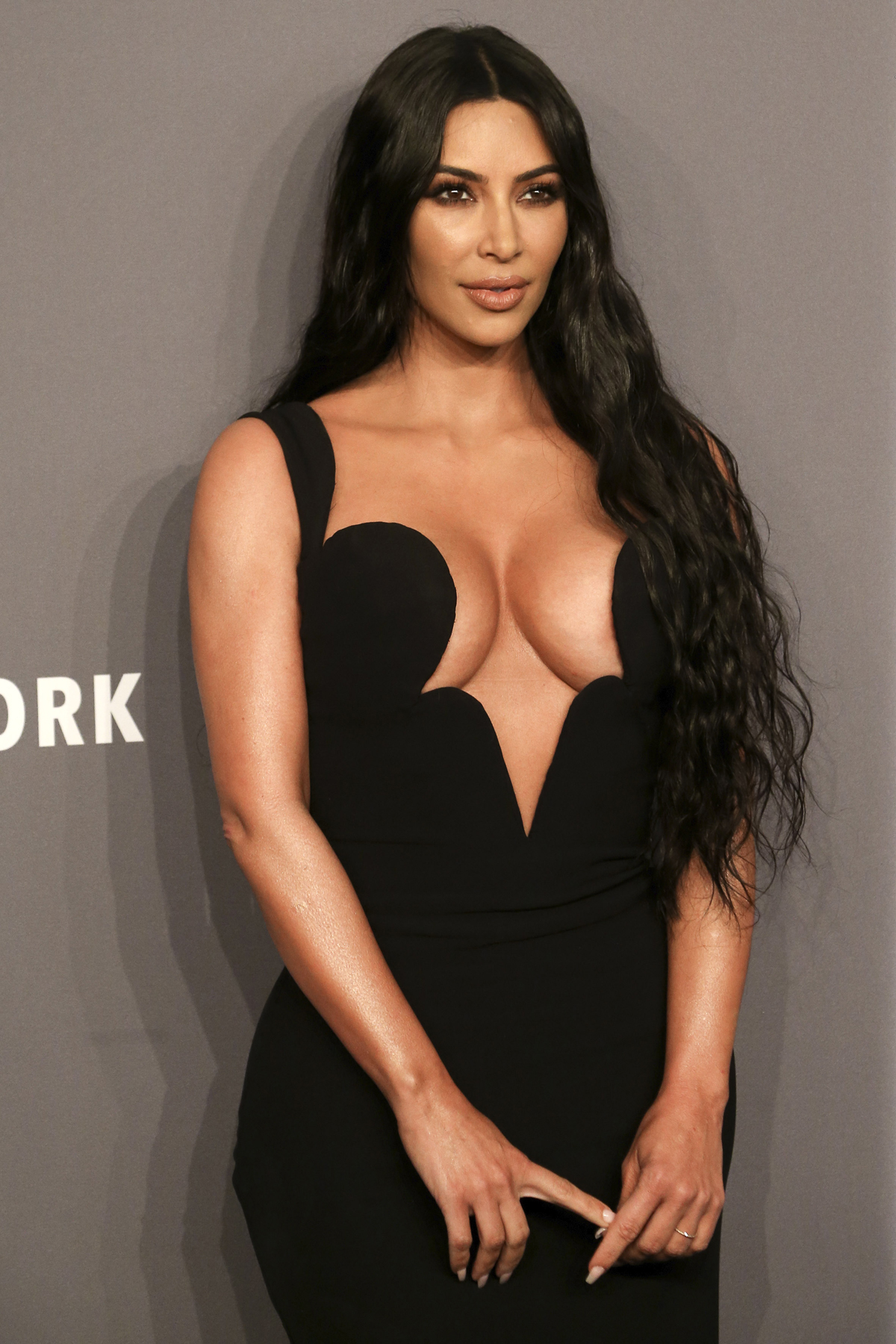 Kim Kardashian Faces 100 Million Lawsuit Over Kimojis Perez Hilton 8154