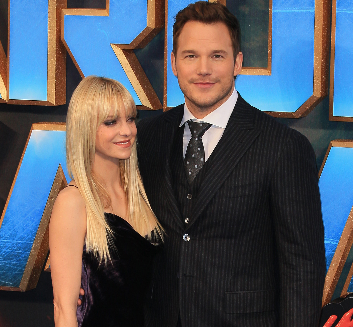 Divorced Exes Anna Faris & Chris Pratt Still Want To Spend The Holidays ...