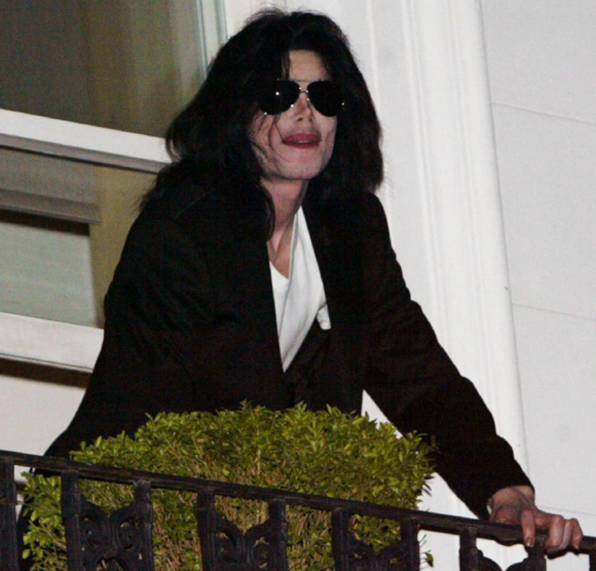 Michael Jackson Dangerous 2002