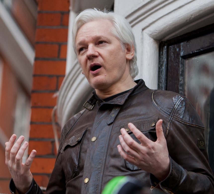 Wikileaks Founder Julian Assange Arrested & Charged With Conspiracy To 