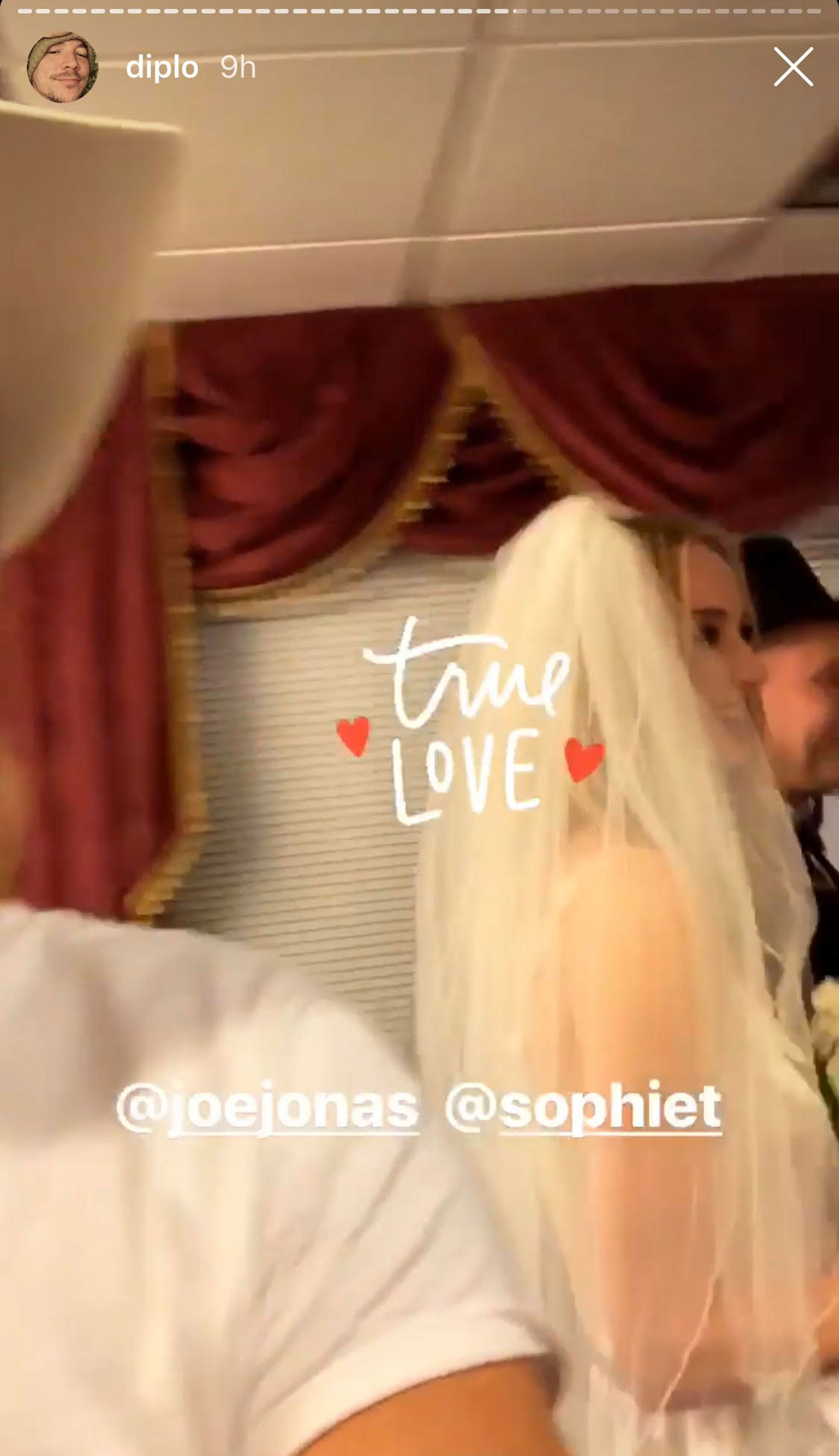 Sophie Turner And Joe Jonas Get Hitched In Surprise Las Vegas Wedding