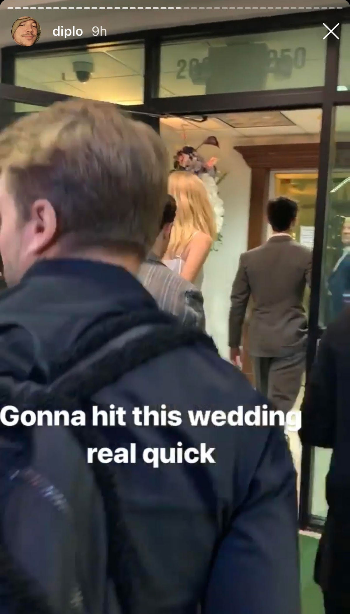 Joe Jonas & Sophie Turner Get Married In Vegas After The Billboard ...