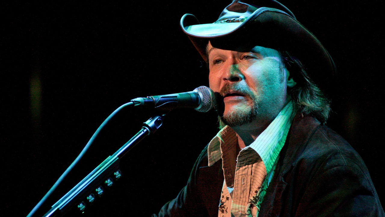 Country Music Star Travis Tritt Involved In Fatal DUI Accident - Perez  Hilton