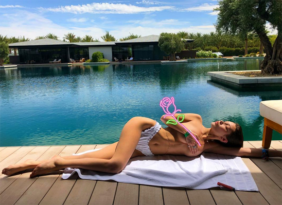 Bella Hadid Instagram no tan lines