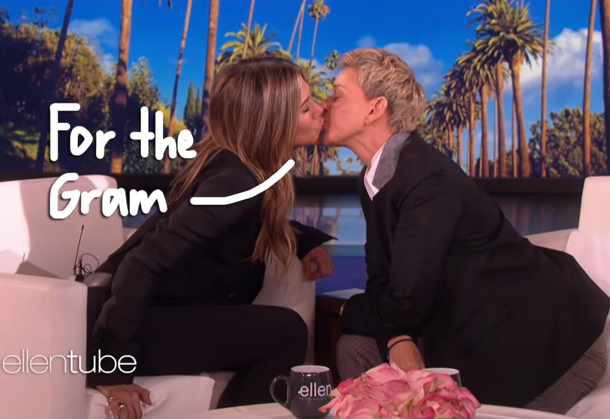Jennifer Aniston kisses Ellen Degeneres
