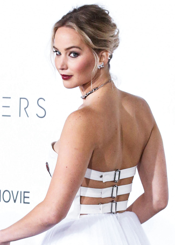 jennifer lawrence : celebs who fell for fans and normal folk