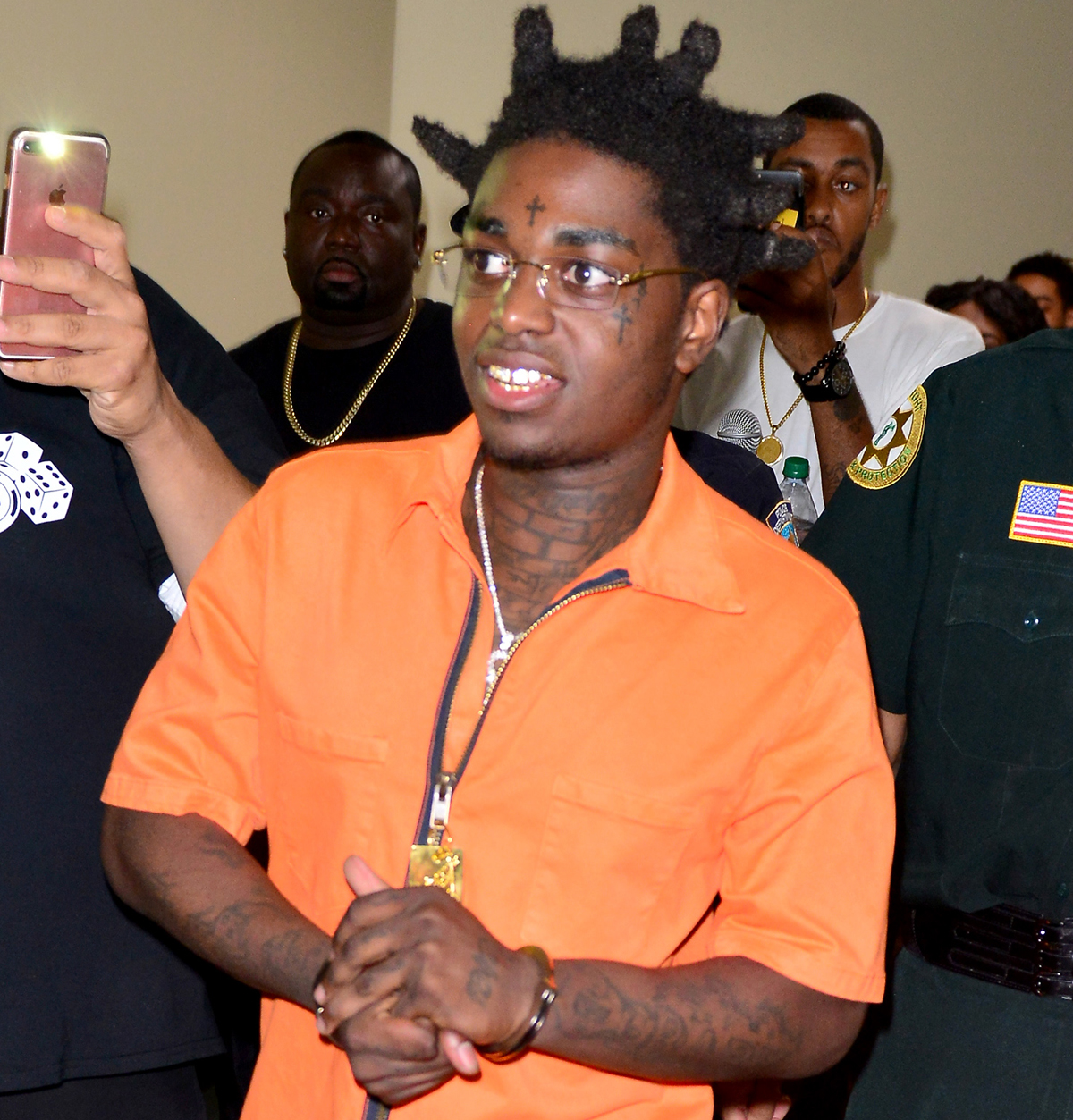 Kodak Black Says Hes Being Beaten And Drugged By Abusive Guards In Federal Prison Perez Hilton