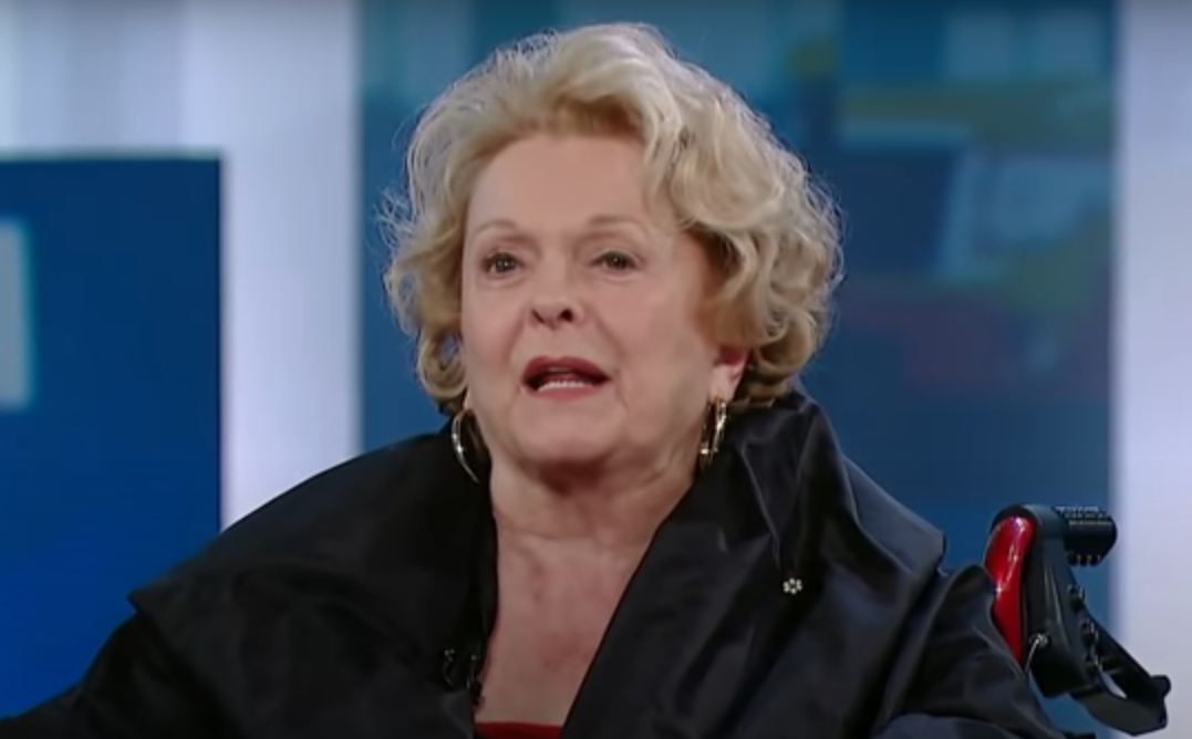 shirley douglas, mother of kiefer sutherland, died in april 2020