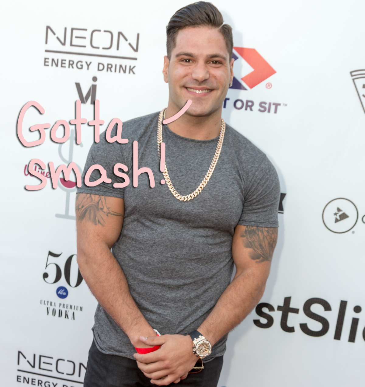 Ronnie Ortiz-Magro night club leaving with two beautiful women