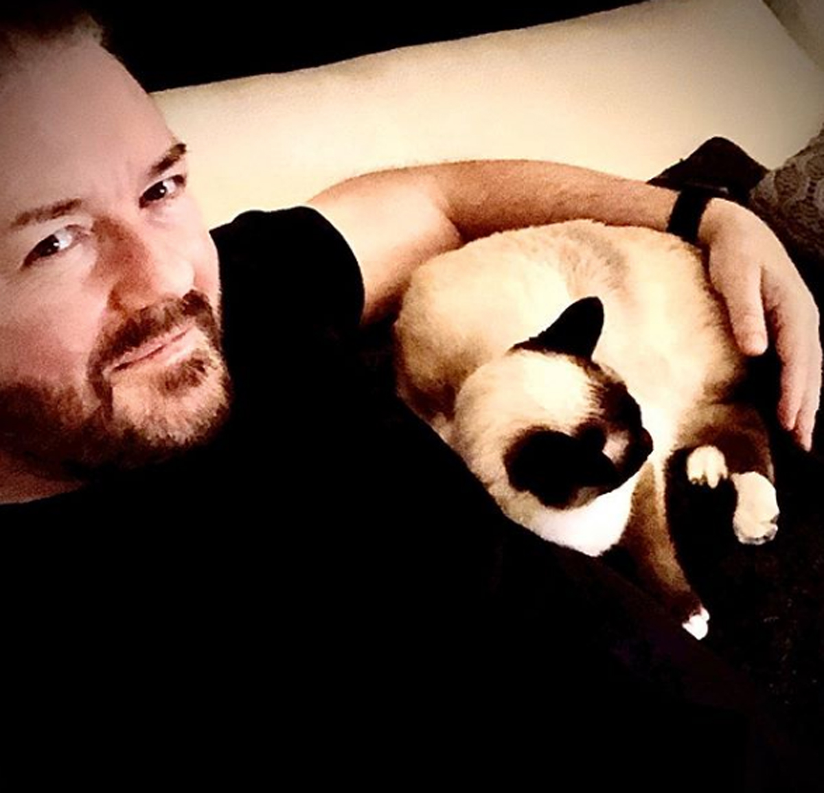 Ricky Gervais' cat is dead