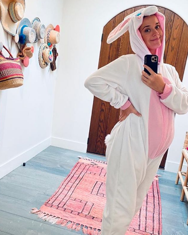 katy perry celebrates Easter 2020 in a bunny costume