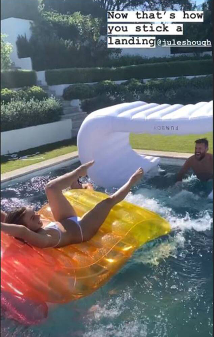 Julianne Hough and Brooks Laich got together for a pool party this weekend!