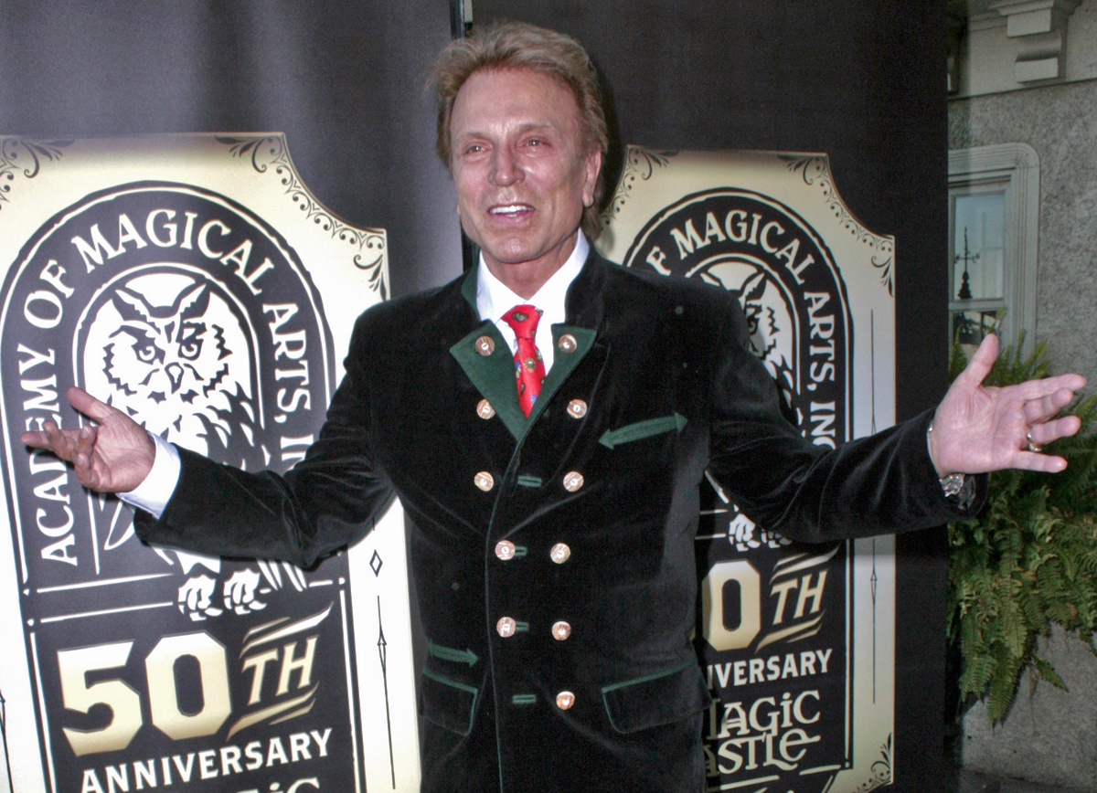 #Vegas Legend Siegfried Fischbacher Dead At 81, Months After Losing Partner Roy Horn To COVID-19