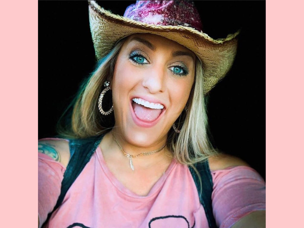 Rising Country Singer Taylor Dee, 33, Dead After Car Crash Perez Hilton