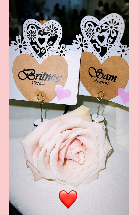 sam asghari, britney spears : wedding place cards