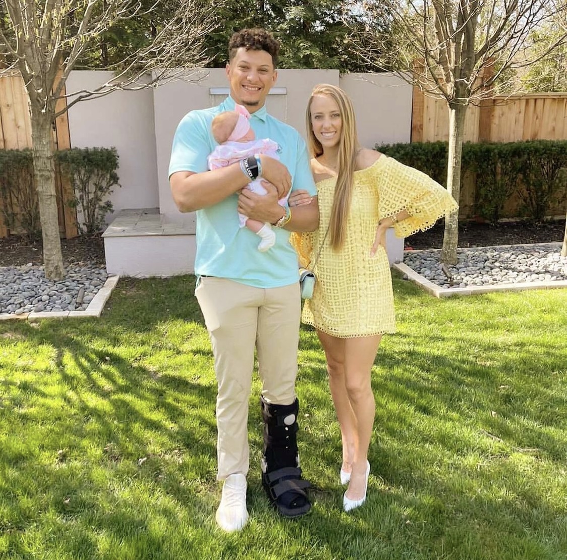 Patrick Mahomes & Fiancée Brittany Matthews Pose For First Family Photos  With Baby Daughter Sterling! - Perez Hilton