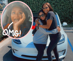 Vanessa Bryant Surprises Kobe's Sister With A NEW TESLA! LOOK! - Perez