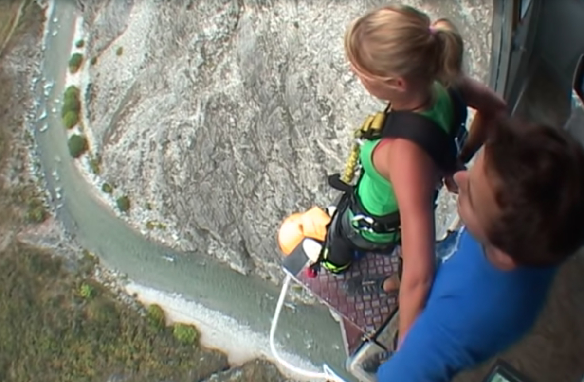 #Woman Leaps To Death In Front Of Boyfriend After Misreading Bungee Jumping Signal