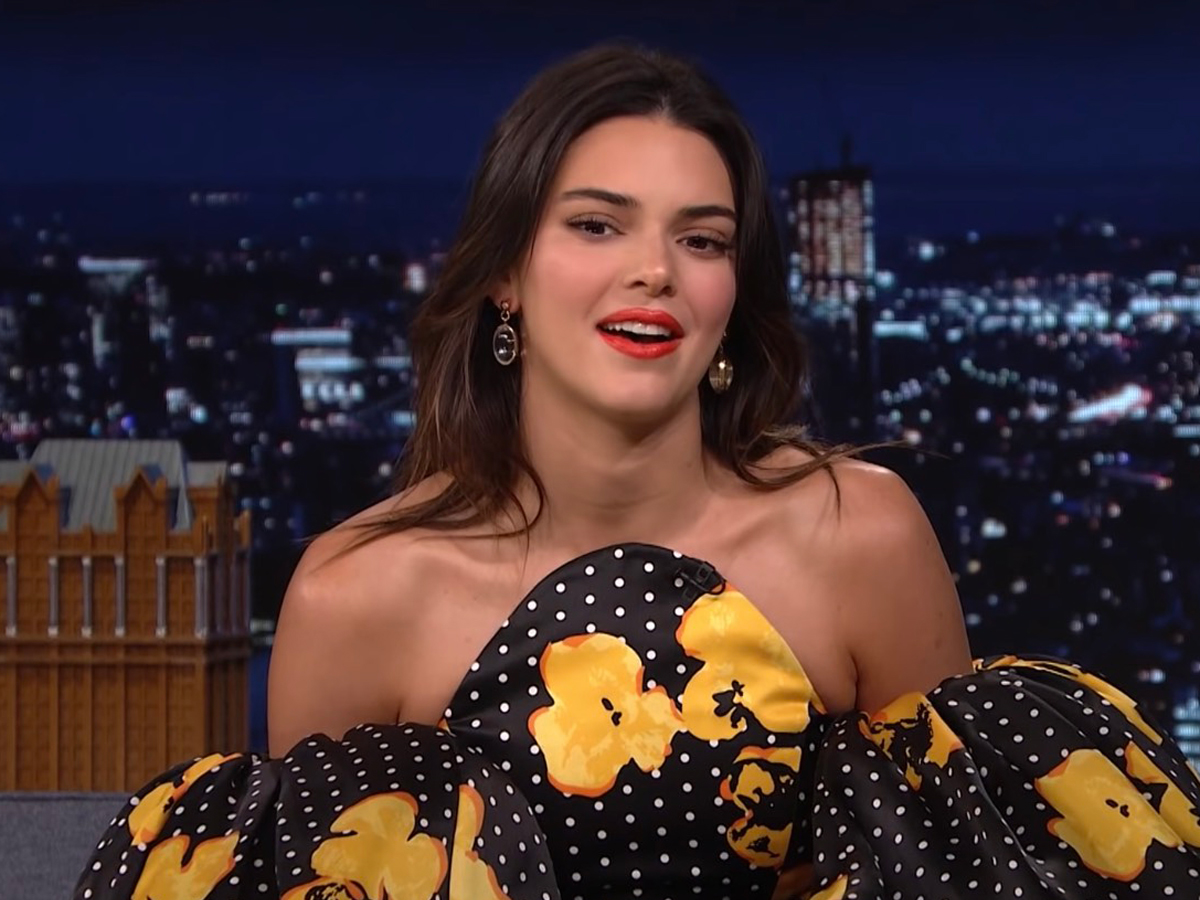 kendall jenner : still has panic attacks, but copes with this old school method