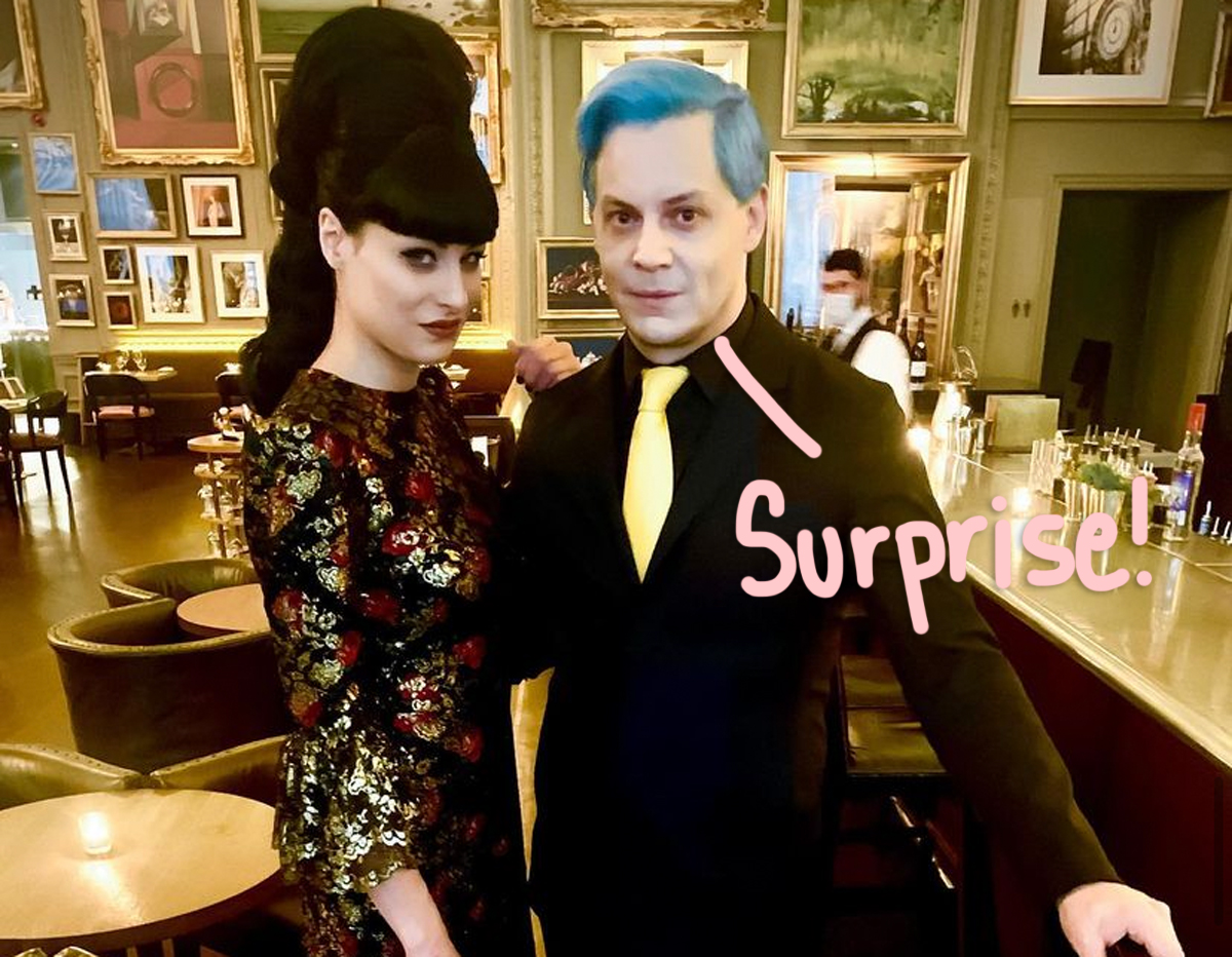 #Jack White Gets Married To GF Olivia Jean On Stage At His Detroit Concert – Minutes After Proposing!
