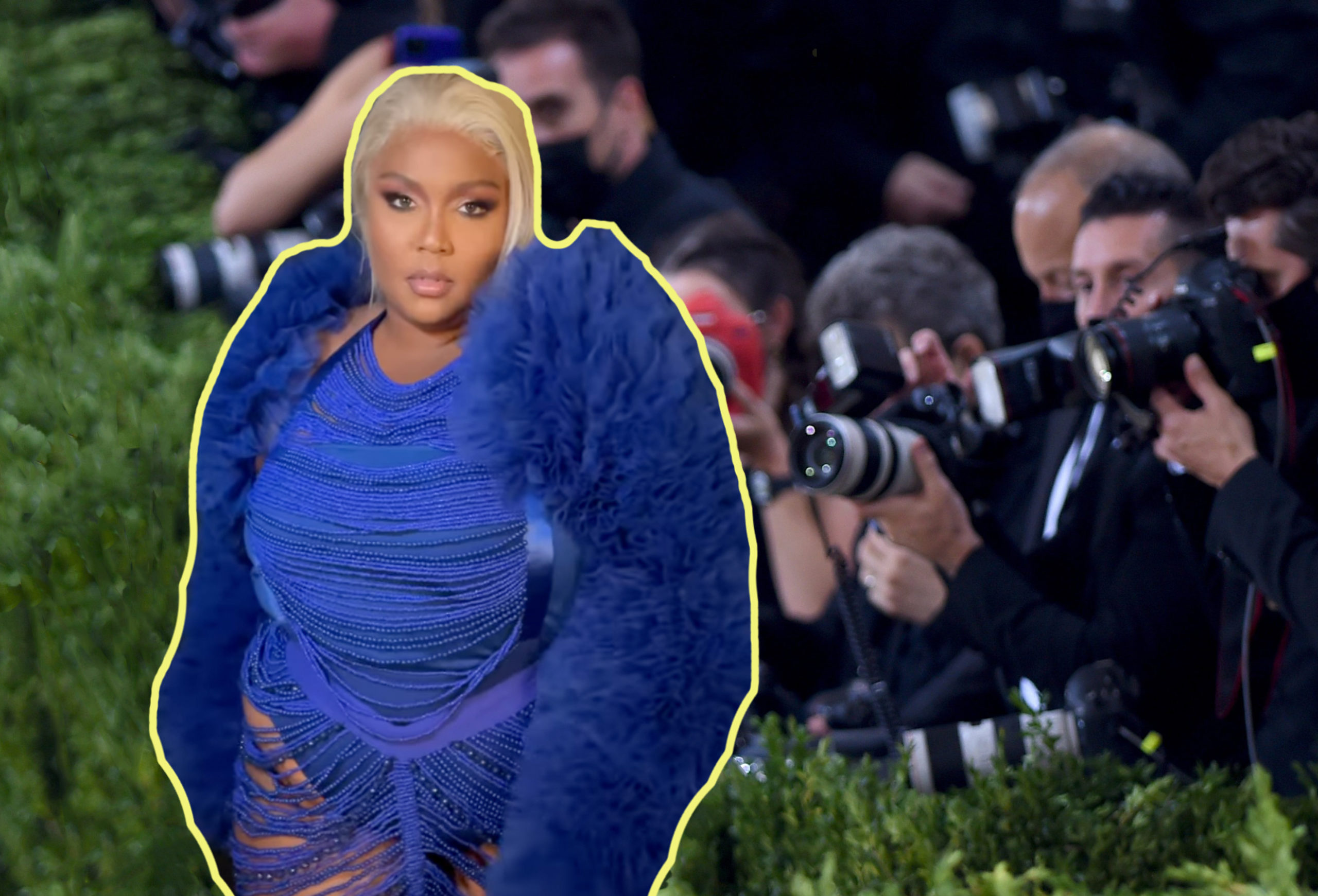 #Lizzo Reigns In Thom Browne On The Met Gala Red Carpet!