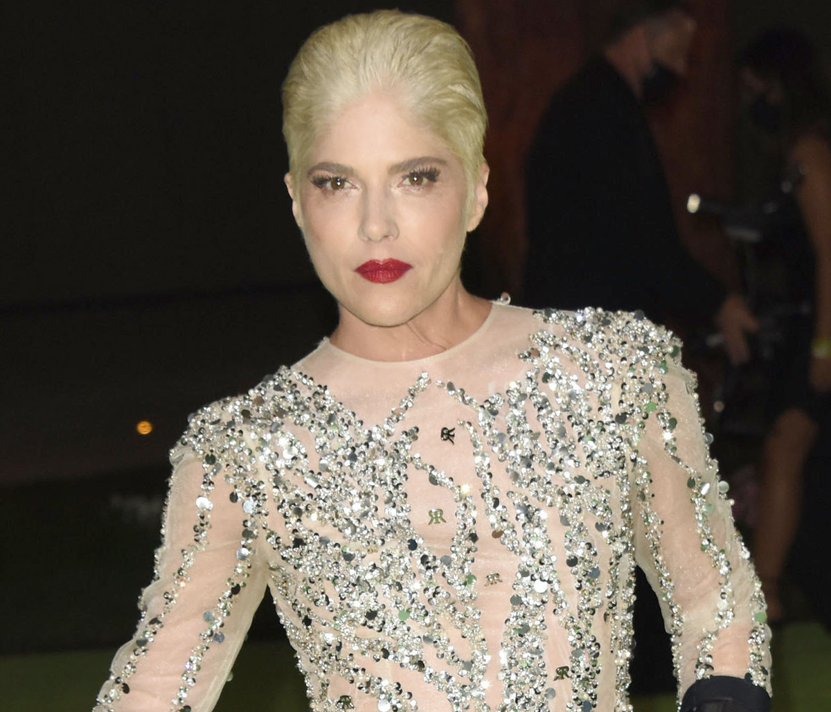 #Selma Blair Reveals Drinking At Age 7 & Admits She Would Not Have ‘Survived Childhood’ Without Alcohol