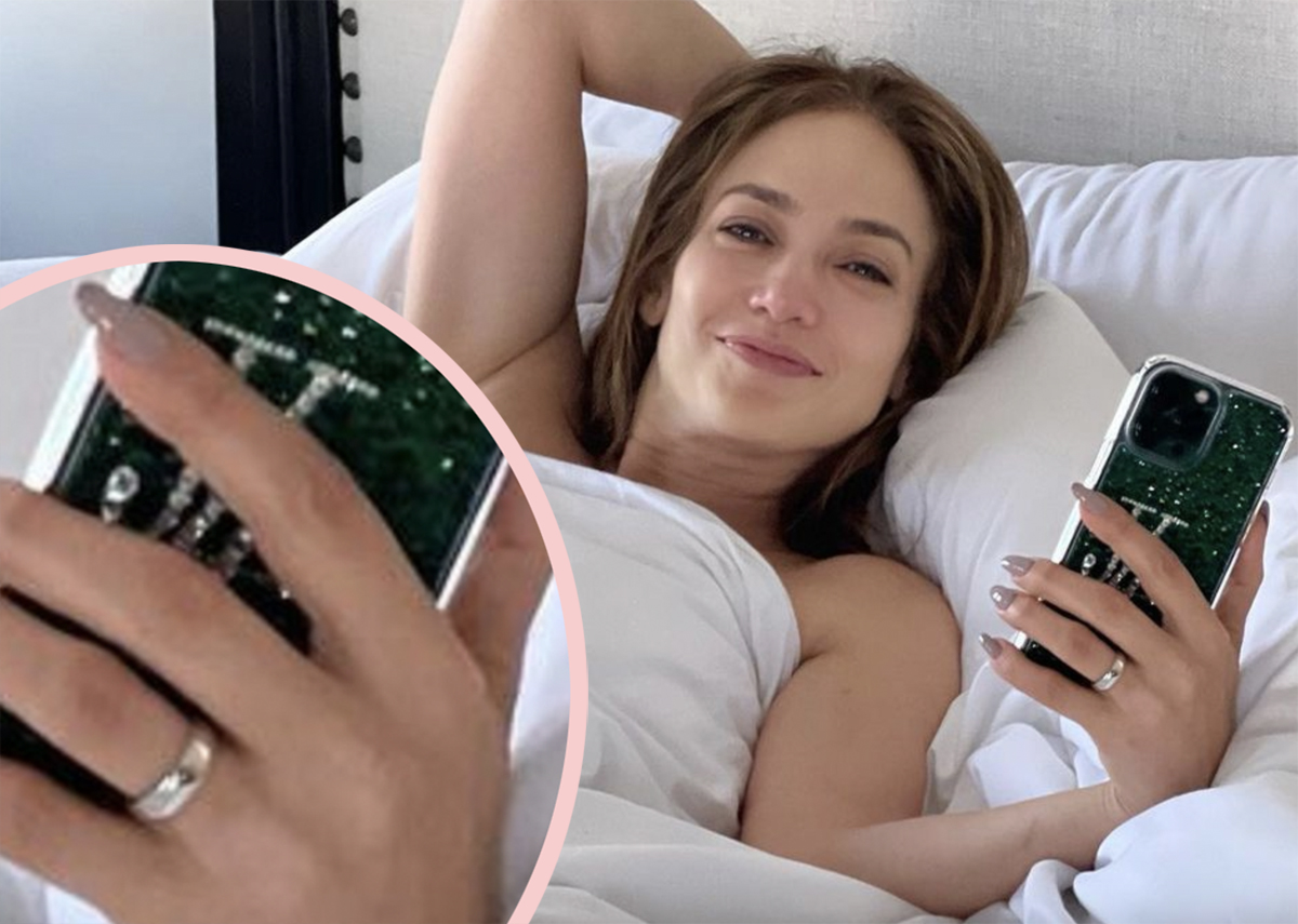 Some Jennifer Lopez Fans Are Crapping On Her Wedding Ring