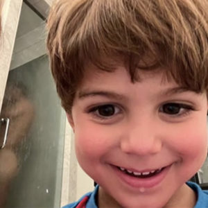 Jessie James Decker's 4-Year-Old Took NAKED Pic Of Dad In SHOWER