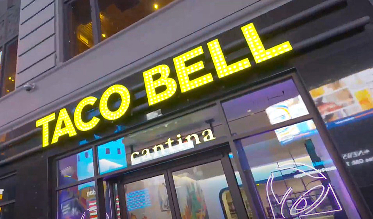 #Taco Bell Manager Poured SCALDING HOT WATER On Aunt & Child, Claims Lawsuit — VIDEO
