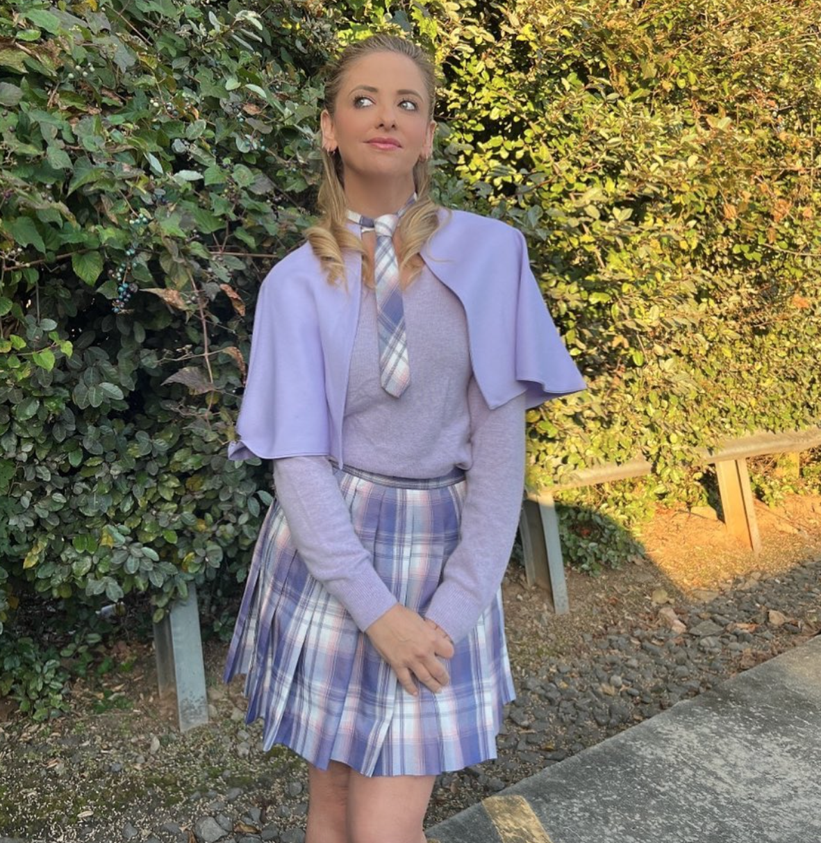 Sarah Michelle Gellar como el personaje de Do Revenge para Halloween 2022