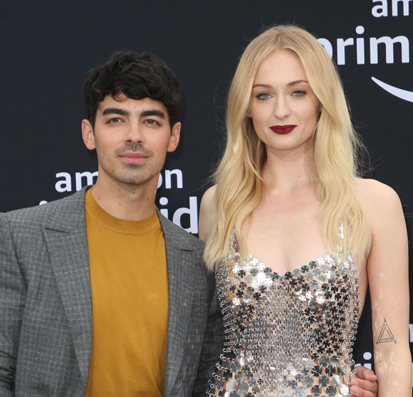 joe jonas sophie turner married in vegas