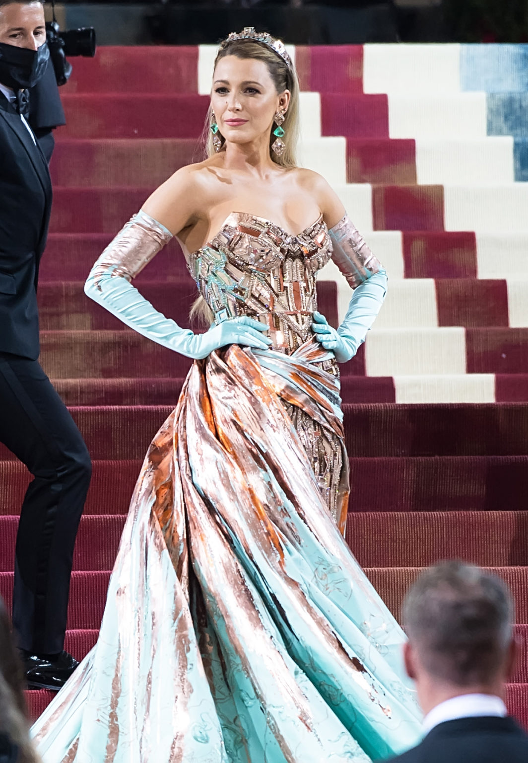 Blake Lively Is Pumping Instead Of Attending Met Gala In Relatable Selfie! - Perez Hilton