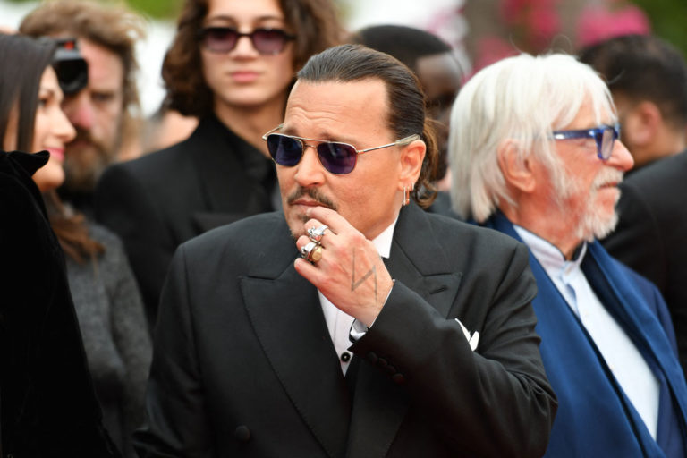 Johnny Depp Fights Back Tears After Minute Standing Ovation At Cannes Perez Hilton