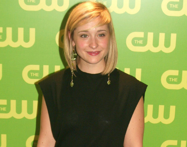 Smallville Alum Allison Mack Released From Prison EARLY After NXIVM Cult Role Perez Hilton