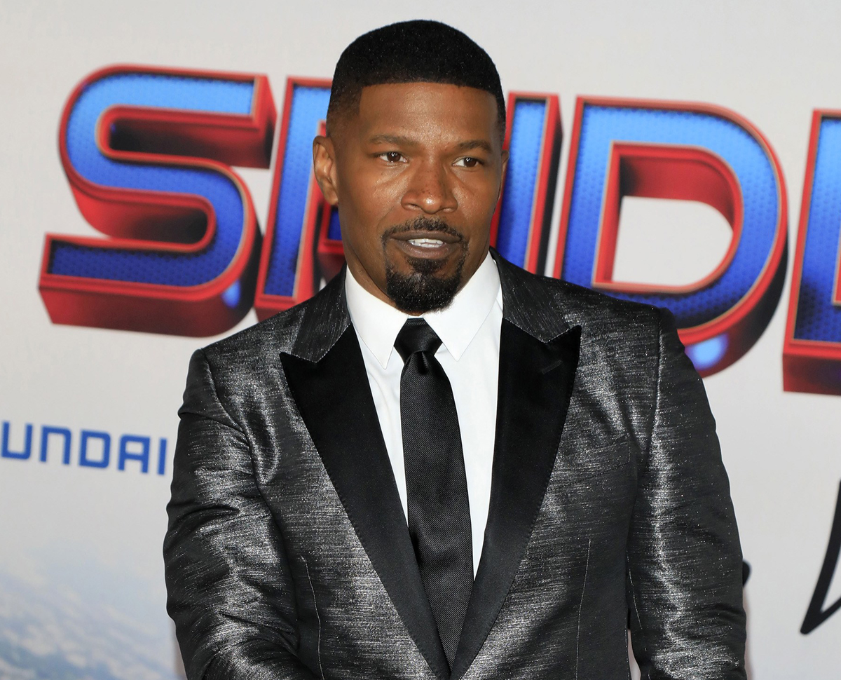 #Jamie Foxx Seen For The First Time Since Hospitalization With Mystery ‘Medical Complication’!