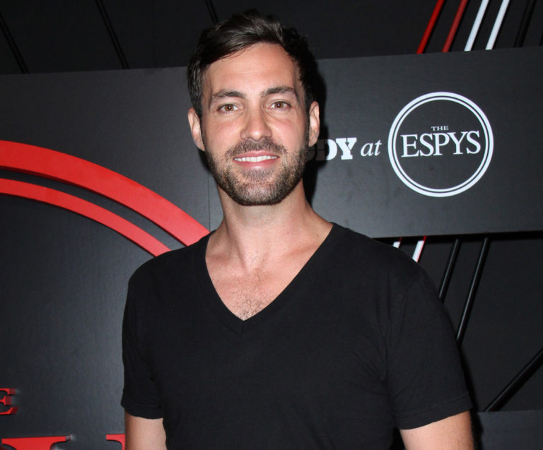 Comedian Jeff Dye Arrested For DUI After Crashing His Car Into A Tree ...