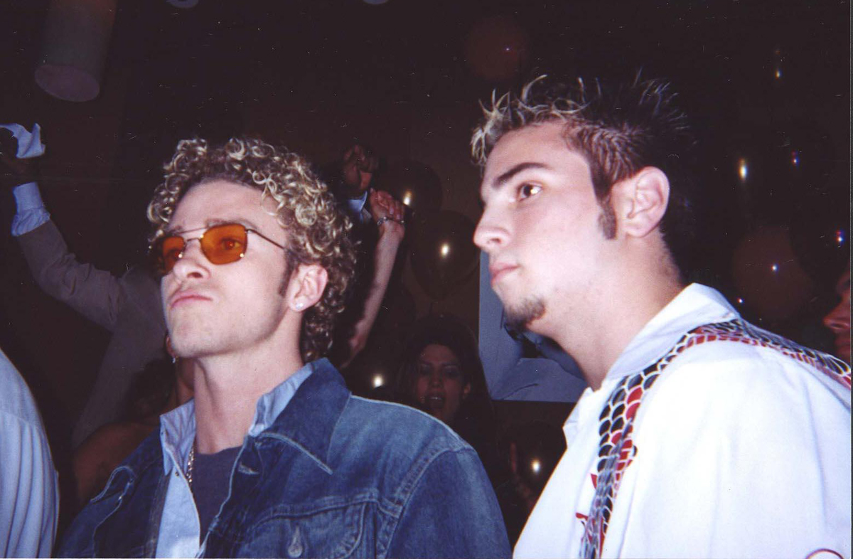 Justin Timberlake and Wade Robson hanging out in 2000