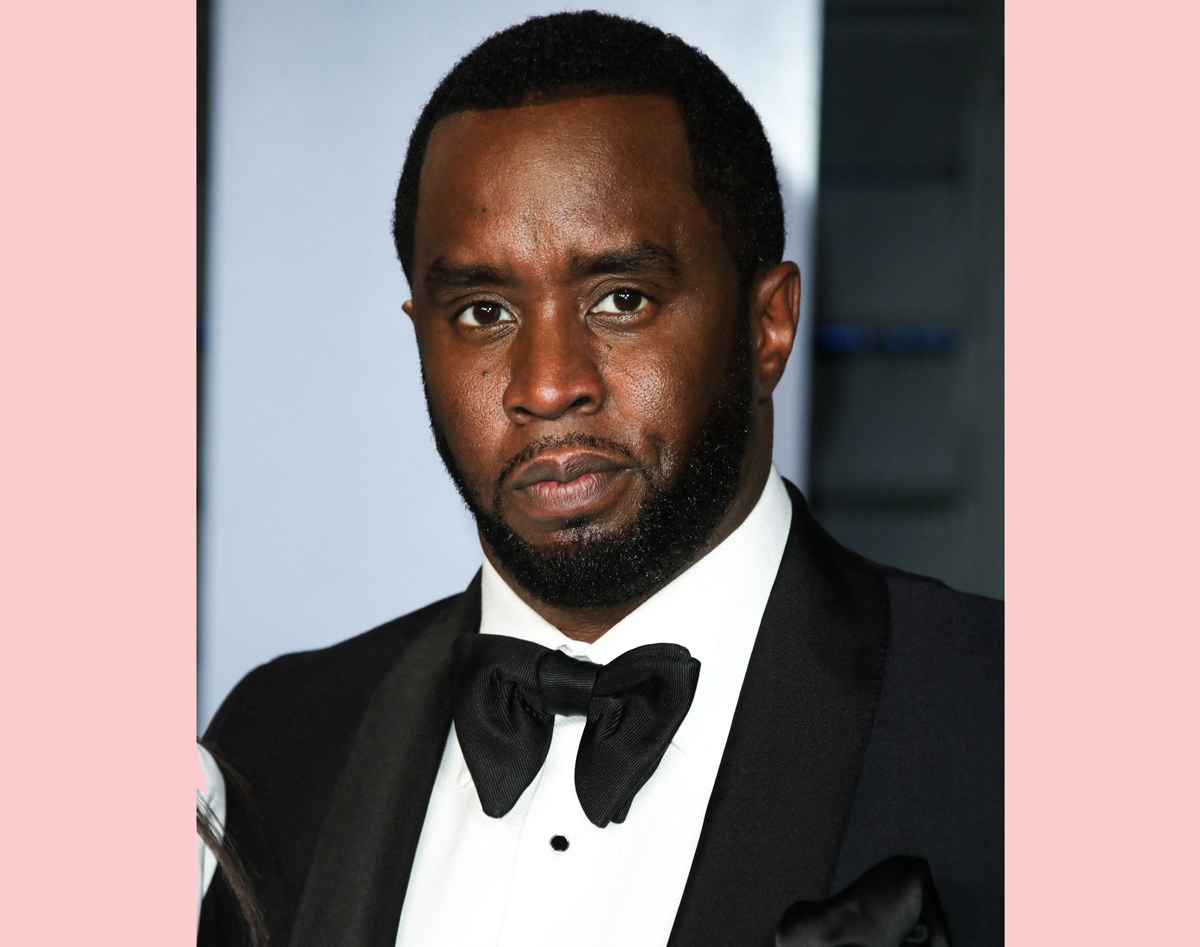 #Diddy Spotted At Miami Airport Following Home Raids By Feds — As His Private Jet Flees The Country!