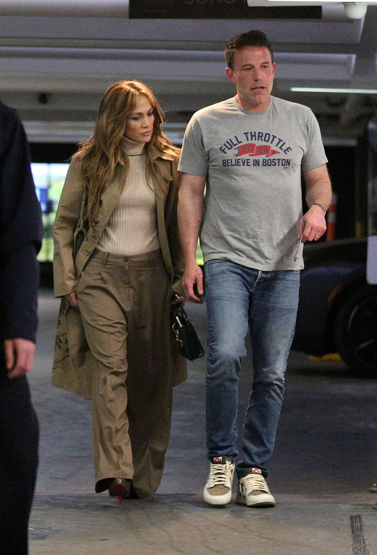 Jennifer Lopez & Ben Affleck All Smiles For Paps During Sunday Outing Amid Divorce Rumors, BUT…