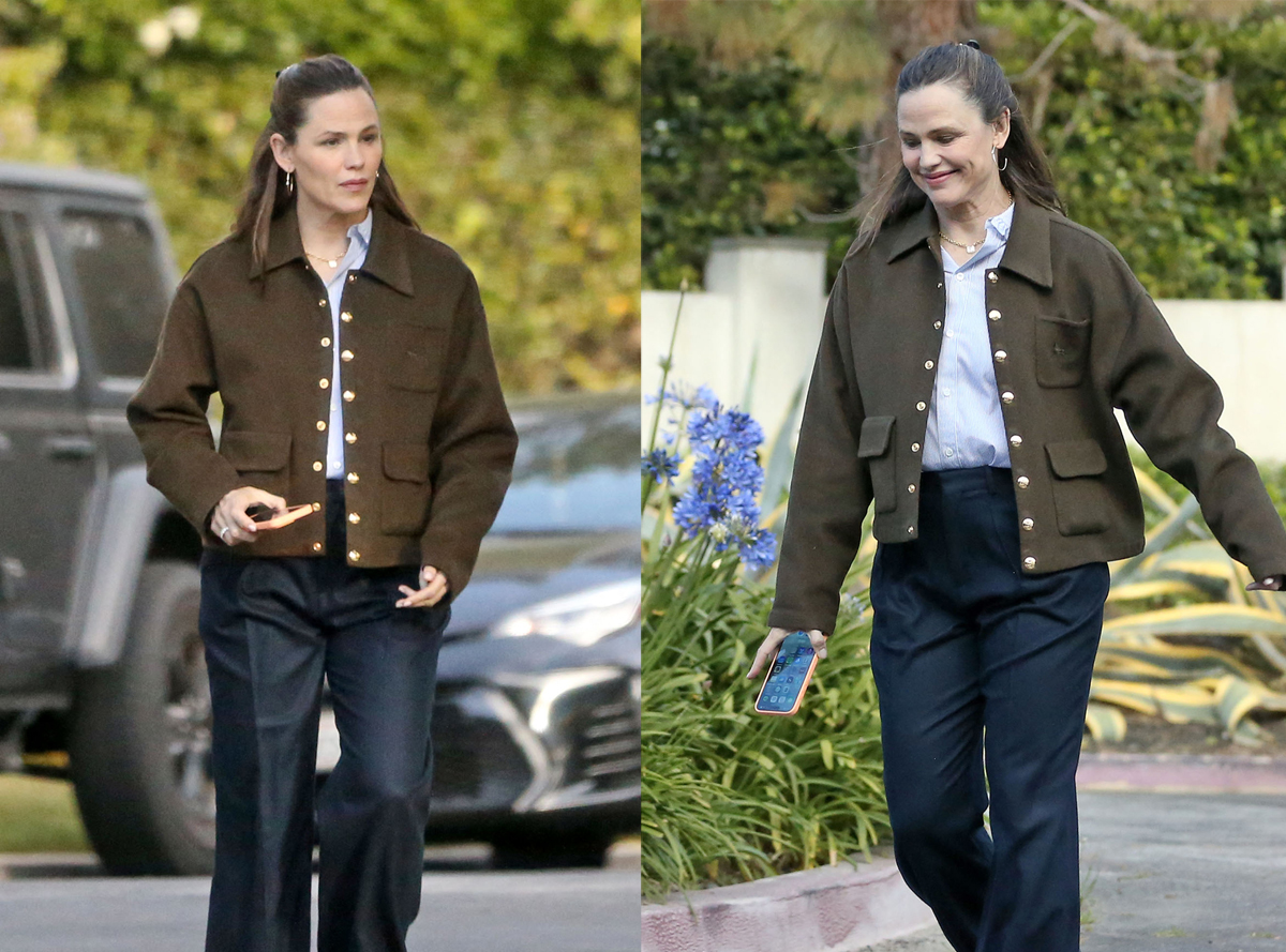 Jennifer Garner stops by Ben Affleck rental home