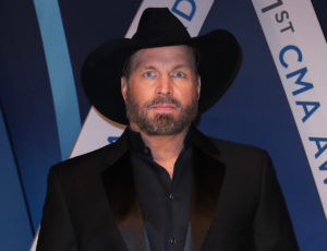 Garth Brooks' Alleged Sexually Explicit Text Messages To Makeup Artist