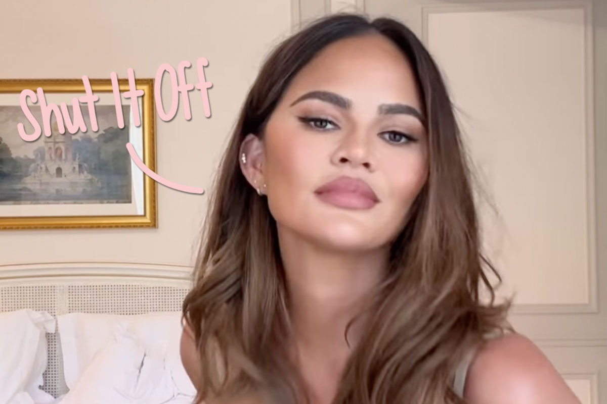 Chrissy Teigen Thinks Social Media Should Have A CURFEW Amid Temporary(01)