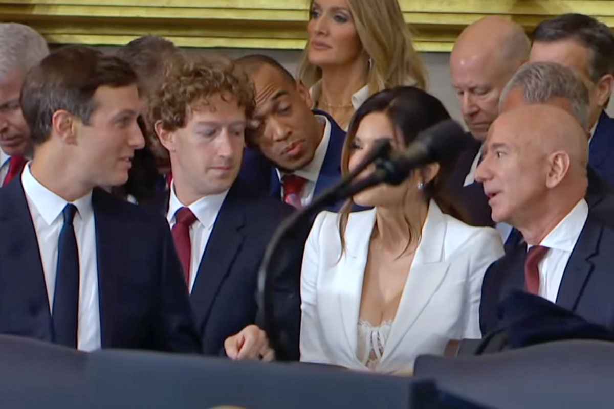 Did Mark Zuckerberg Get Caught Looking At Jeff Bezos' Fiancée Lauren Sánchez's Chest?!