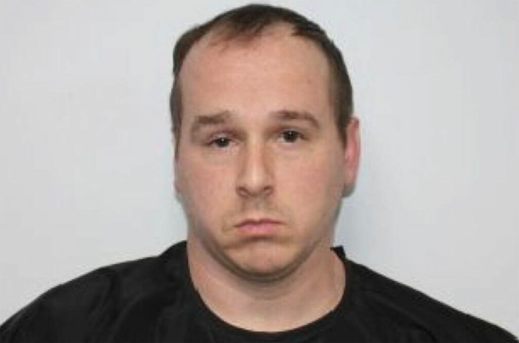 Husband Stabbed Wife 40 Times On Valentine's Day -- Then Sent Photos To Her 'Boyfriend'