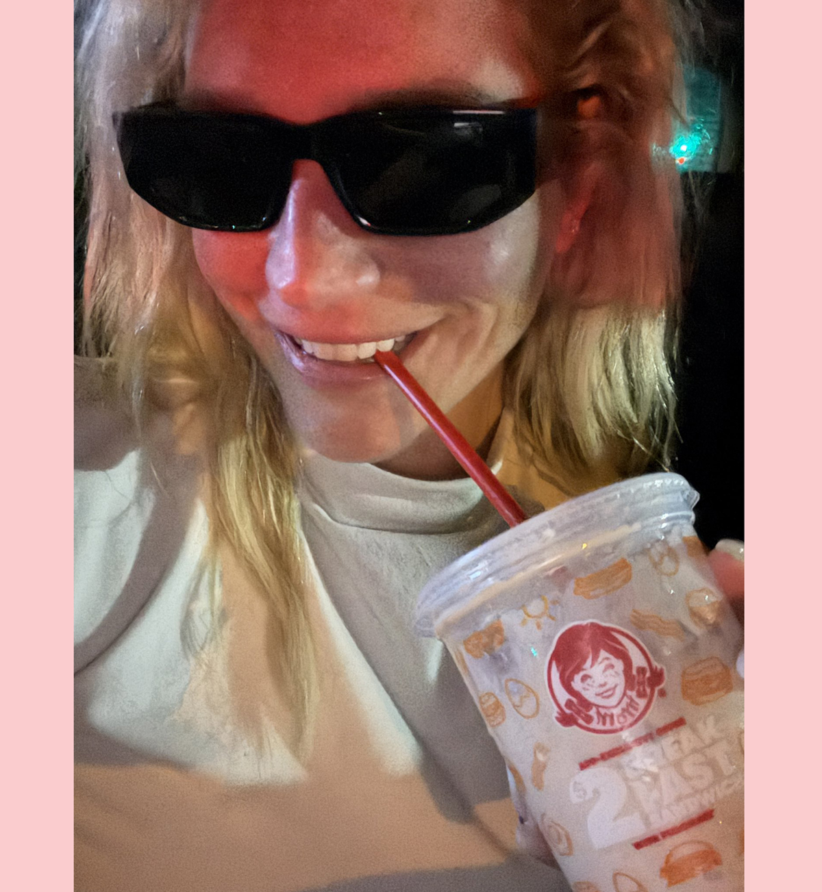 Kesha Shades Katy Perry Wendys selfie