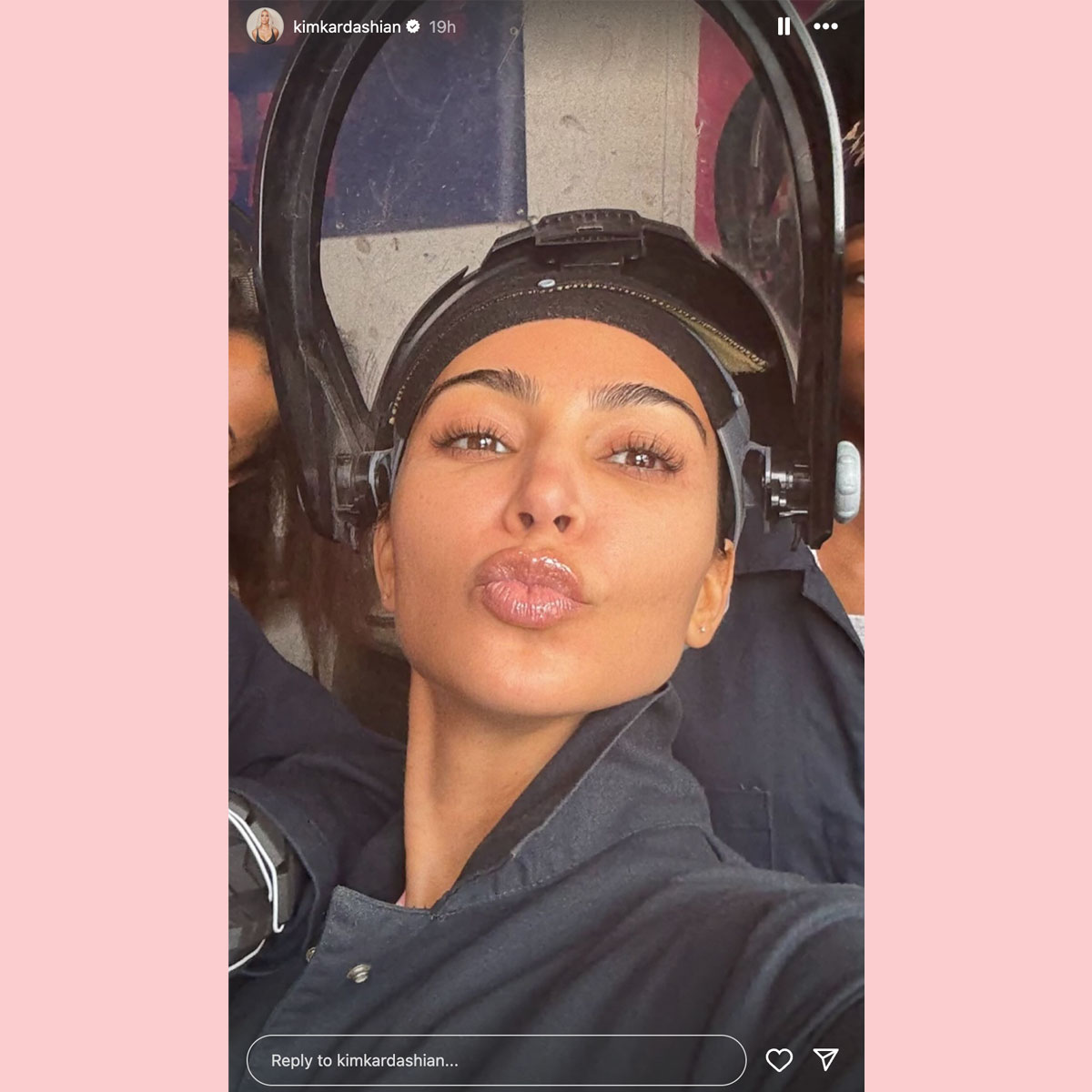 Kim Kardashian e filha noroeste visitam Rage Room