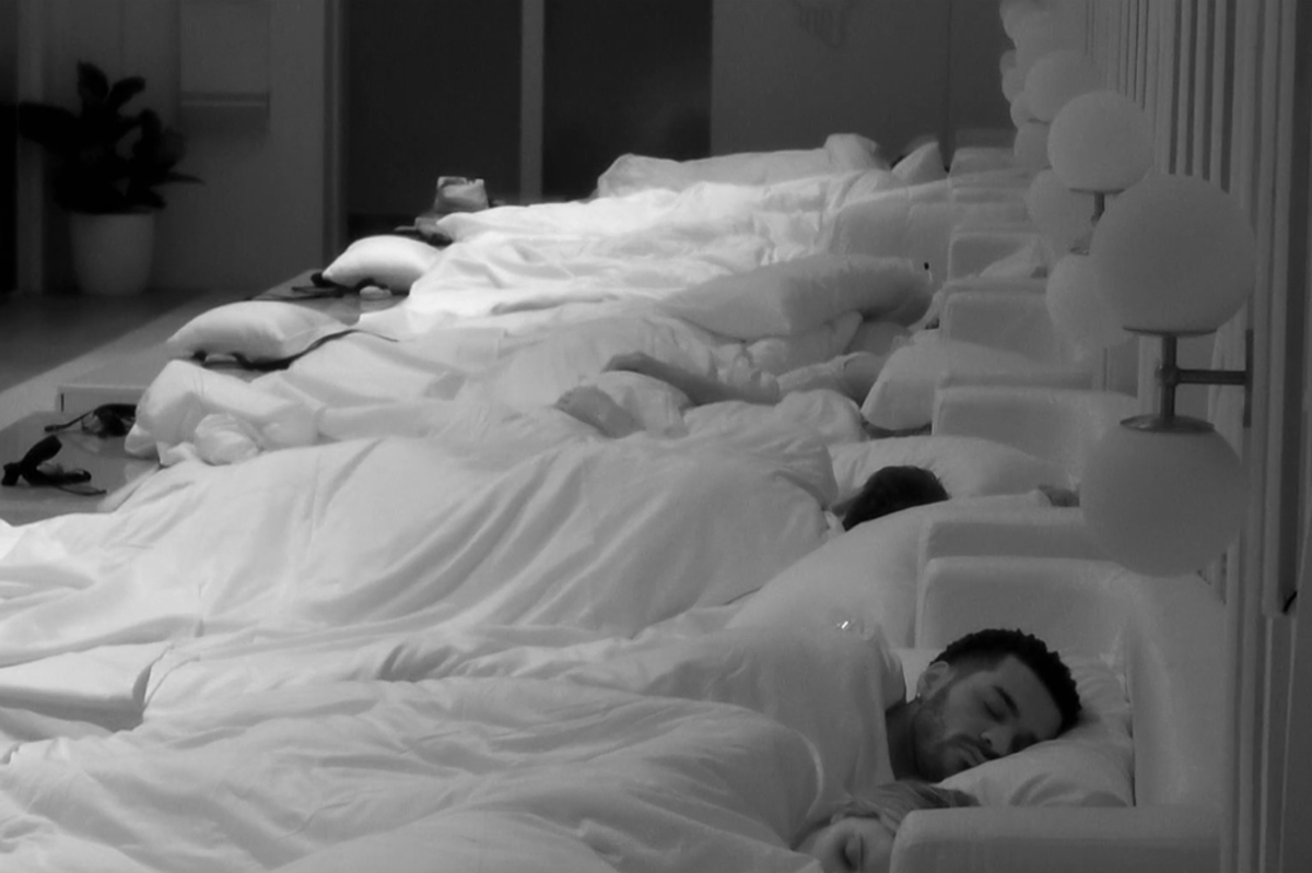 <i> Love Island EUA, os espectadores juram que viram 2 concorrentes secretamente fazendo sexo enquanto todo mundo dormia!