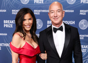 Jeff Bezos & Lauren Sánchez Secretly Got Married Already - With