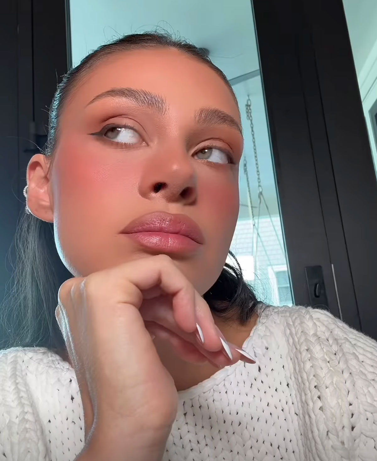 Vai Nicola Peltz ēno Bruklina Bekhema tagad?!? 