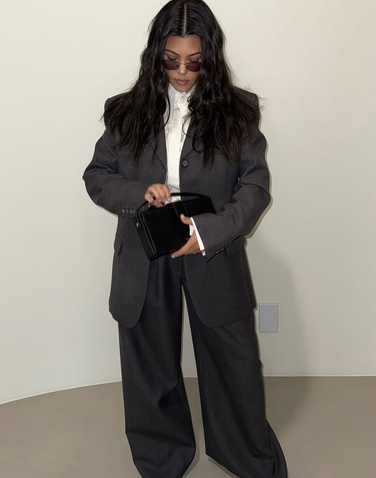 Internets slavē Kourtney Kardashian par Bezos kāzu neapmeklēšanu!